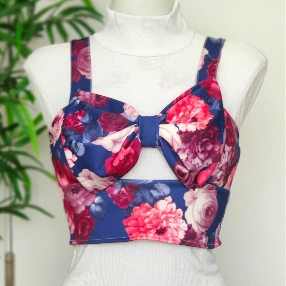 Cute Floral Bow Crop Top with Keyhole detail